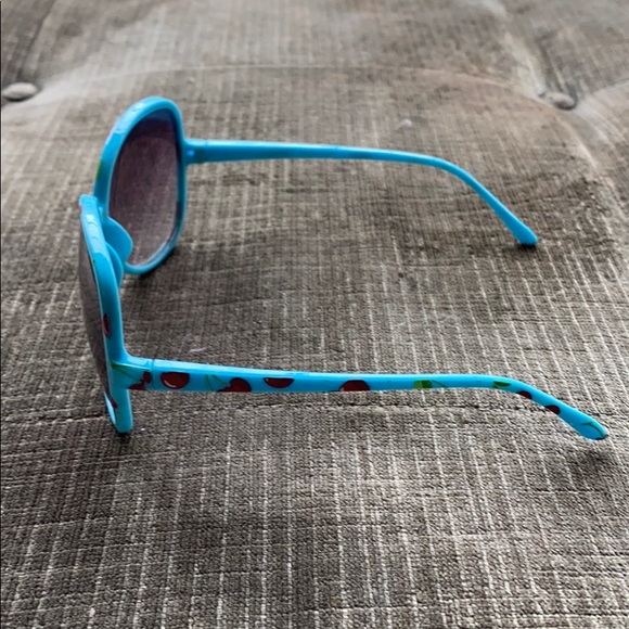 Girls Sunglasses - Picture 3 of 7